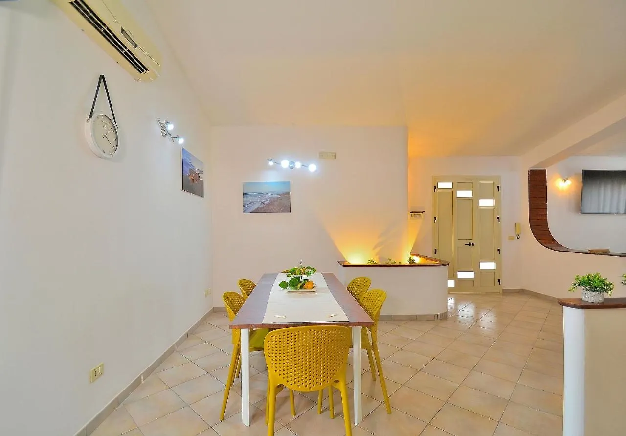 San Giovanni Holiday Home 诺托