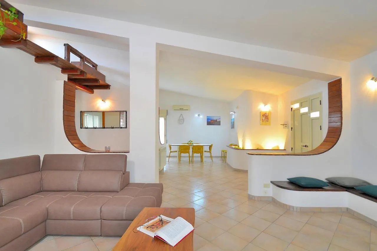 San Giovanni Holiday Home 诺托